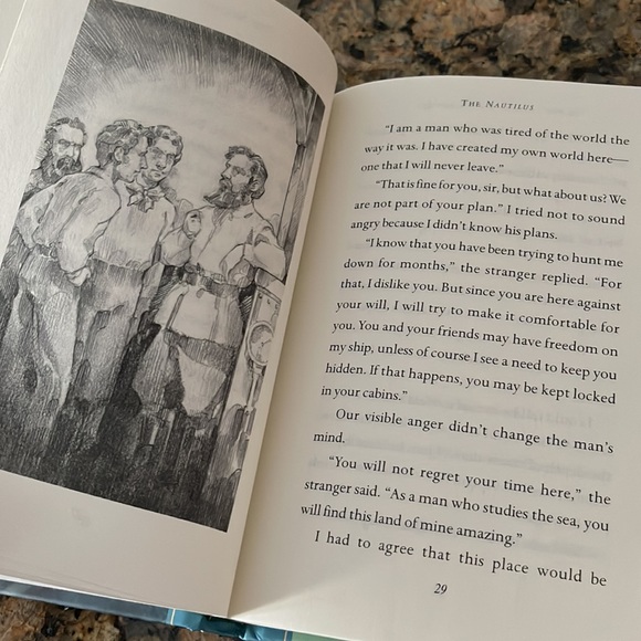 20,000 leagues under the sea hardbound book - Picture 2 of 3